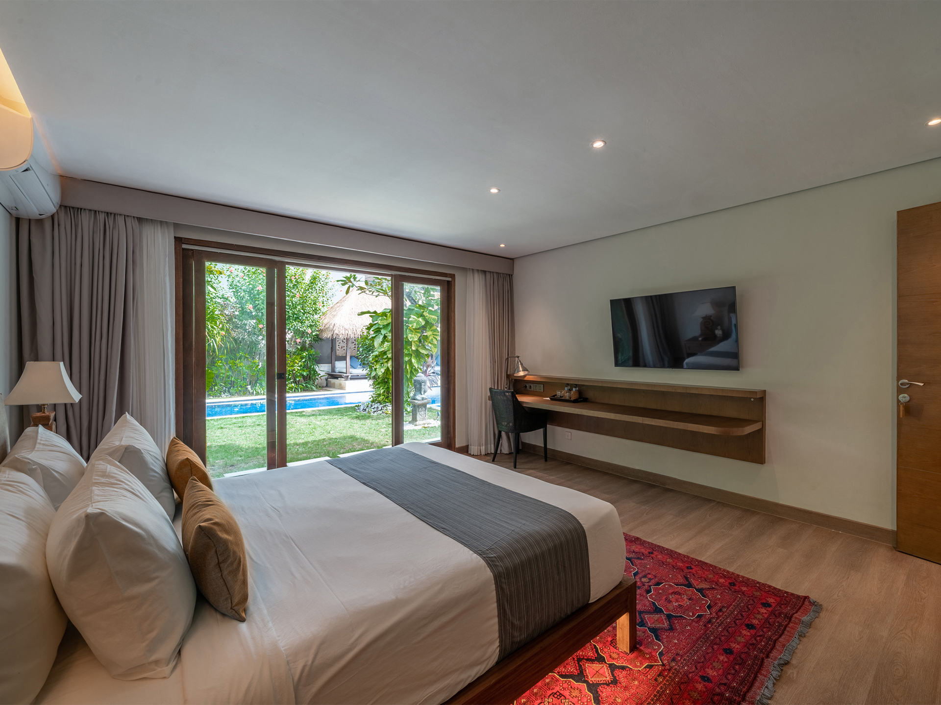 Bali'de Büyüleyici Deniz Kenarı 4BR Villa, 2256