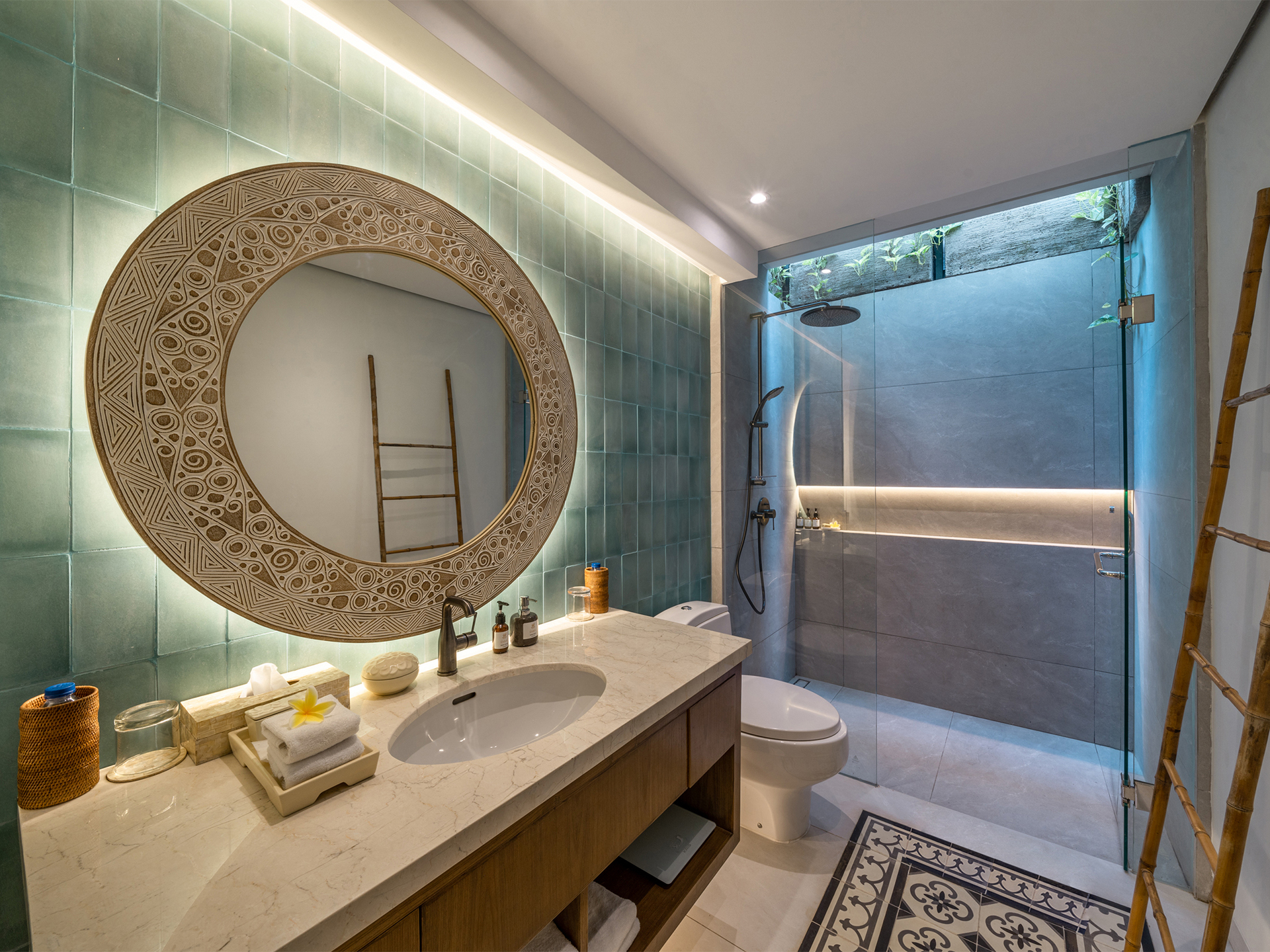 Bali'de Büyüleyici Deniz Kenarı 4BR Villa, 2256