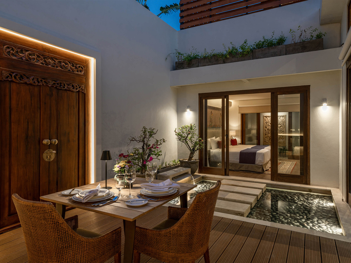 Bali'de Büyüleyici Deniz Kenarı 4BR Villa, 2256