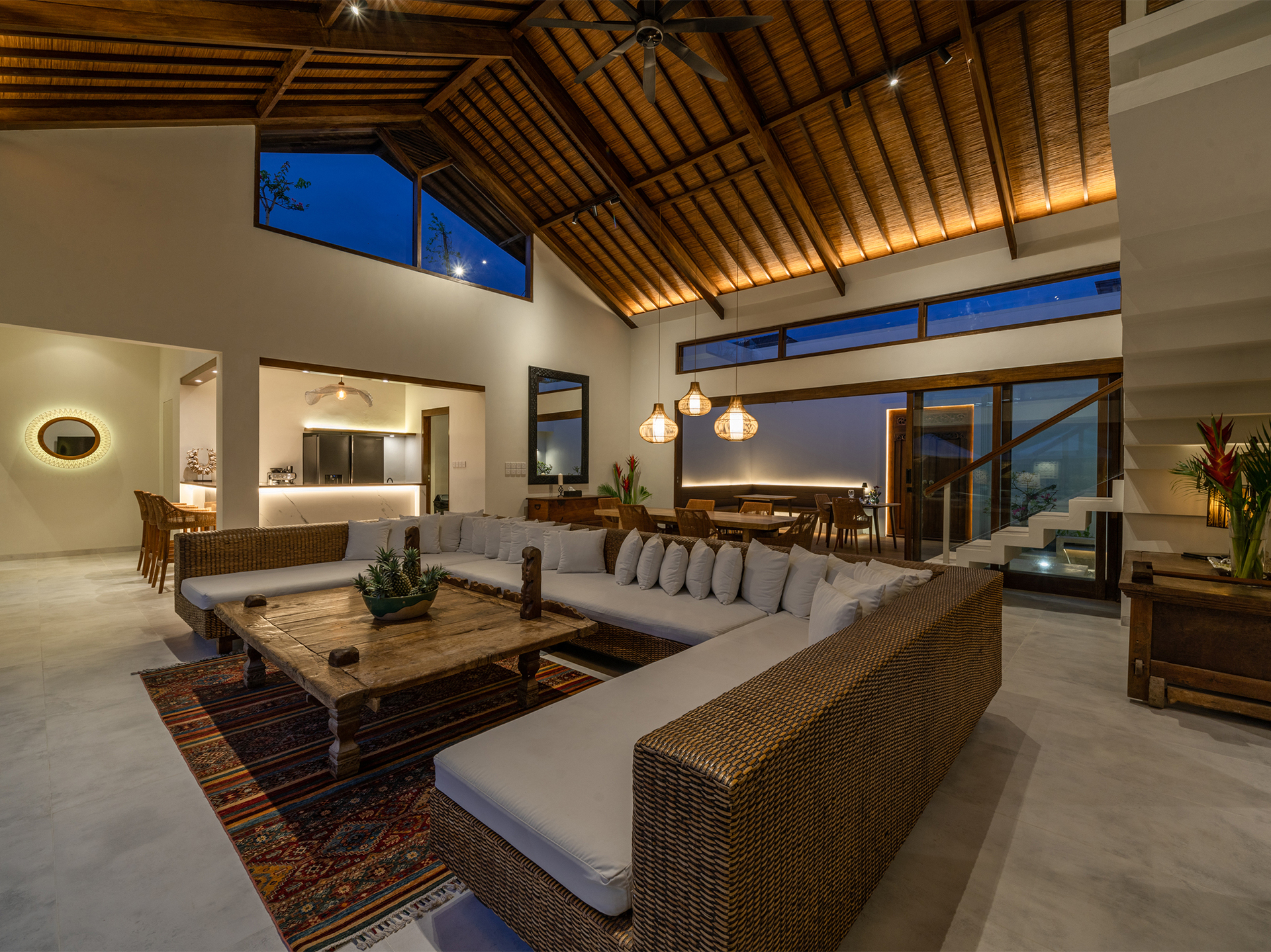 Bali'de Büyüleyici Deniz Kenarı 4BR Villa, 2256