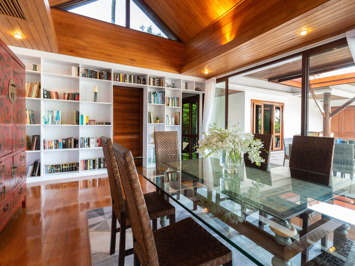 Dining area and book corner