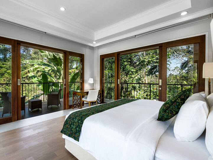 Pala Ubud - Villa Seraya B - Restful master bedroom eclosed by nature<br />