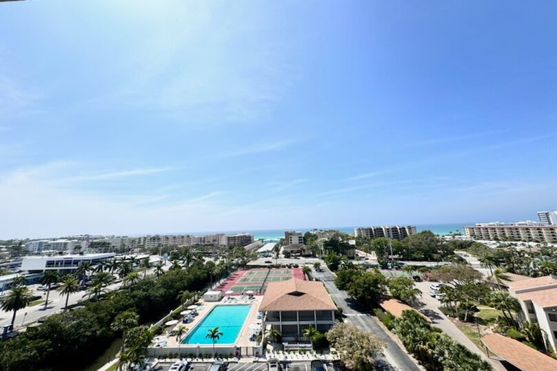 Sarasota County Villa 1005'te konaklayın: Körfez manzarası ve tatil köyü olanakları.
