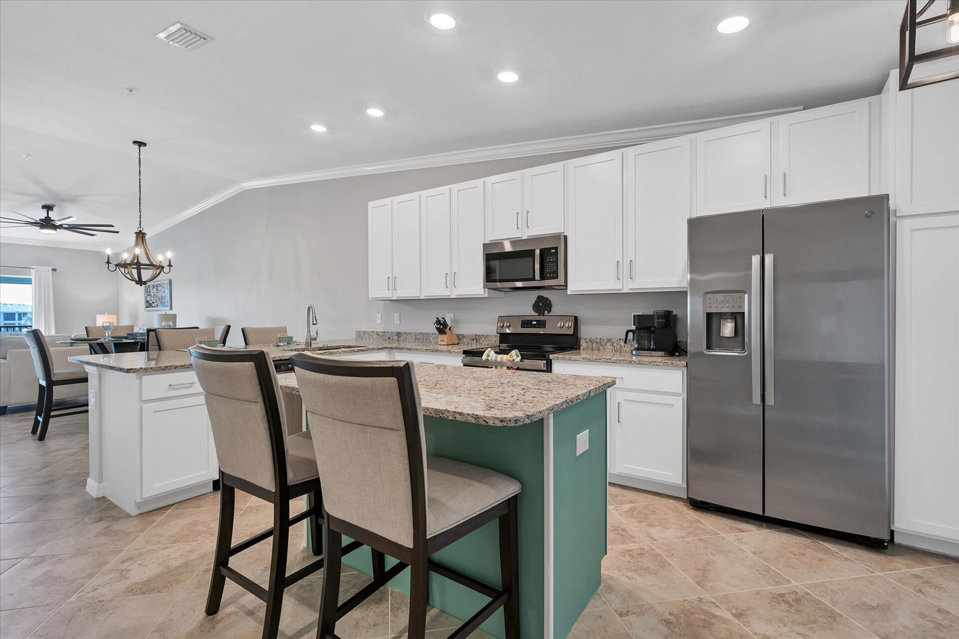 Fully equipped kitchen