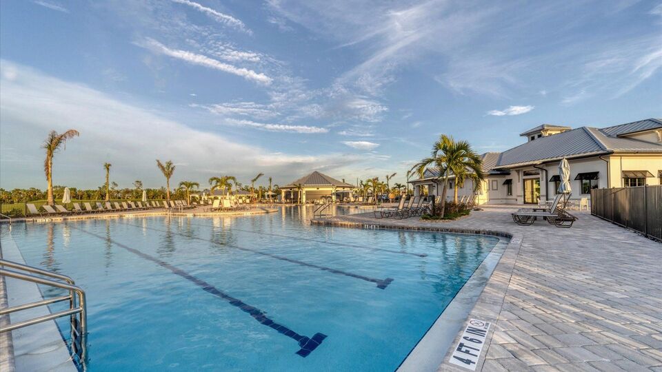 Clubhouse Pool