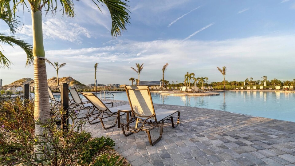 Heritage Landing clubhouse pool