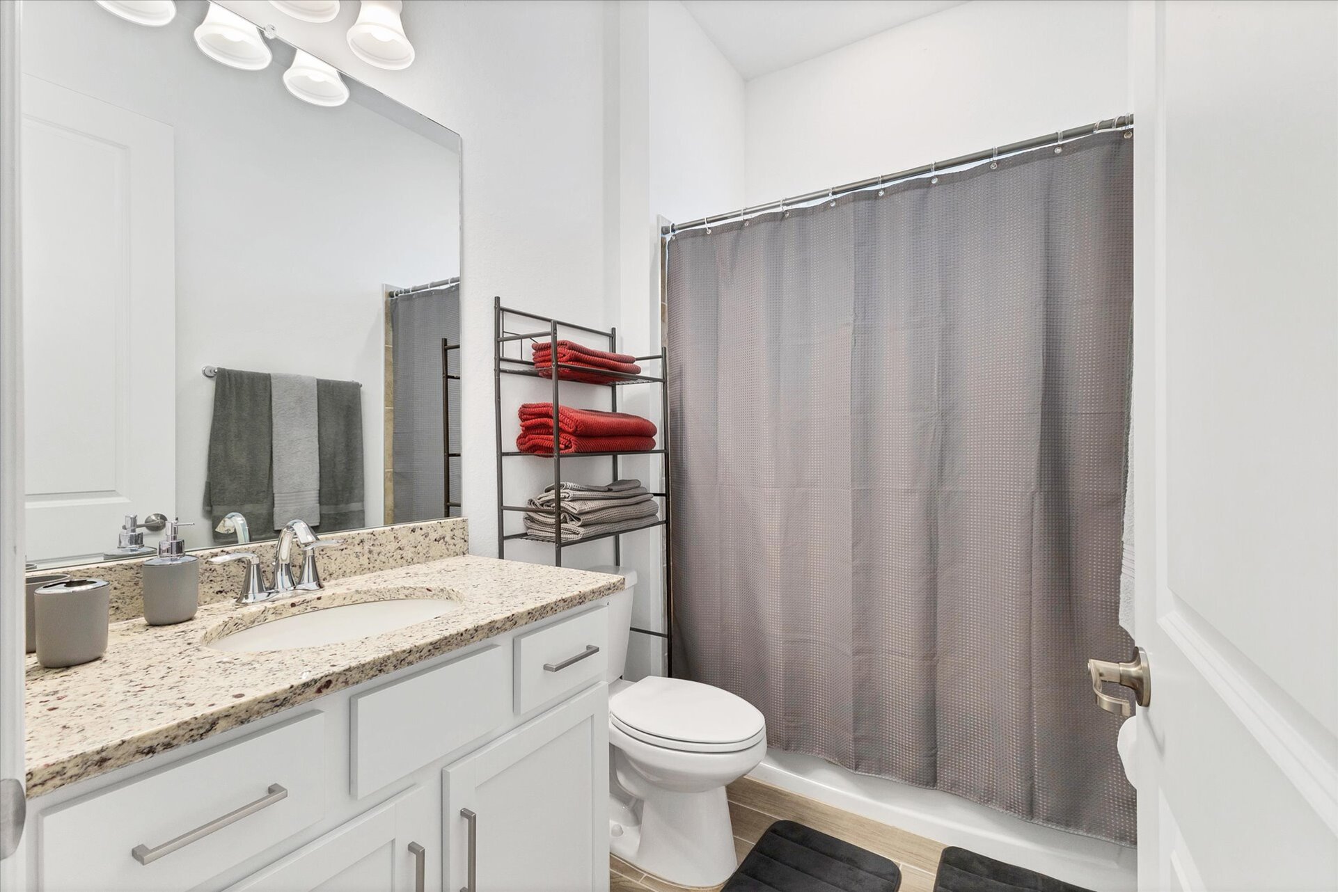 Bathroom 3 with shower/tub combo