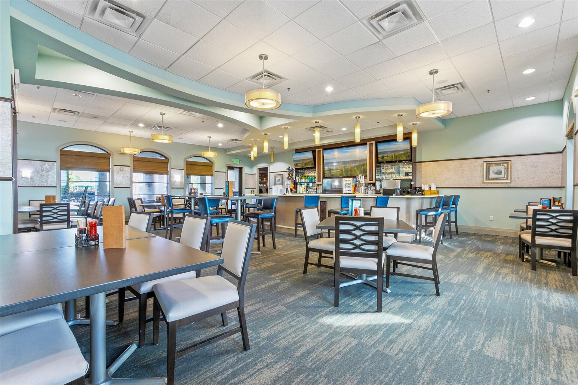Oasis Restaurant and Bar