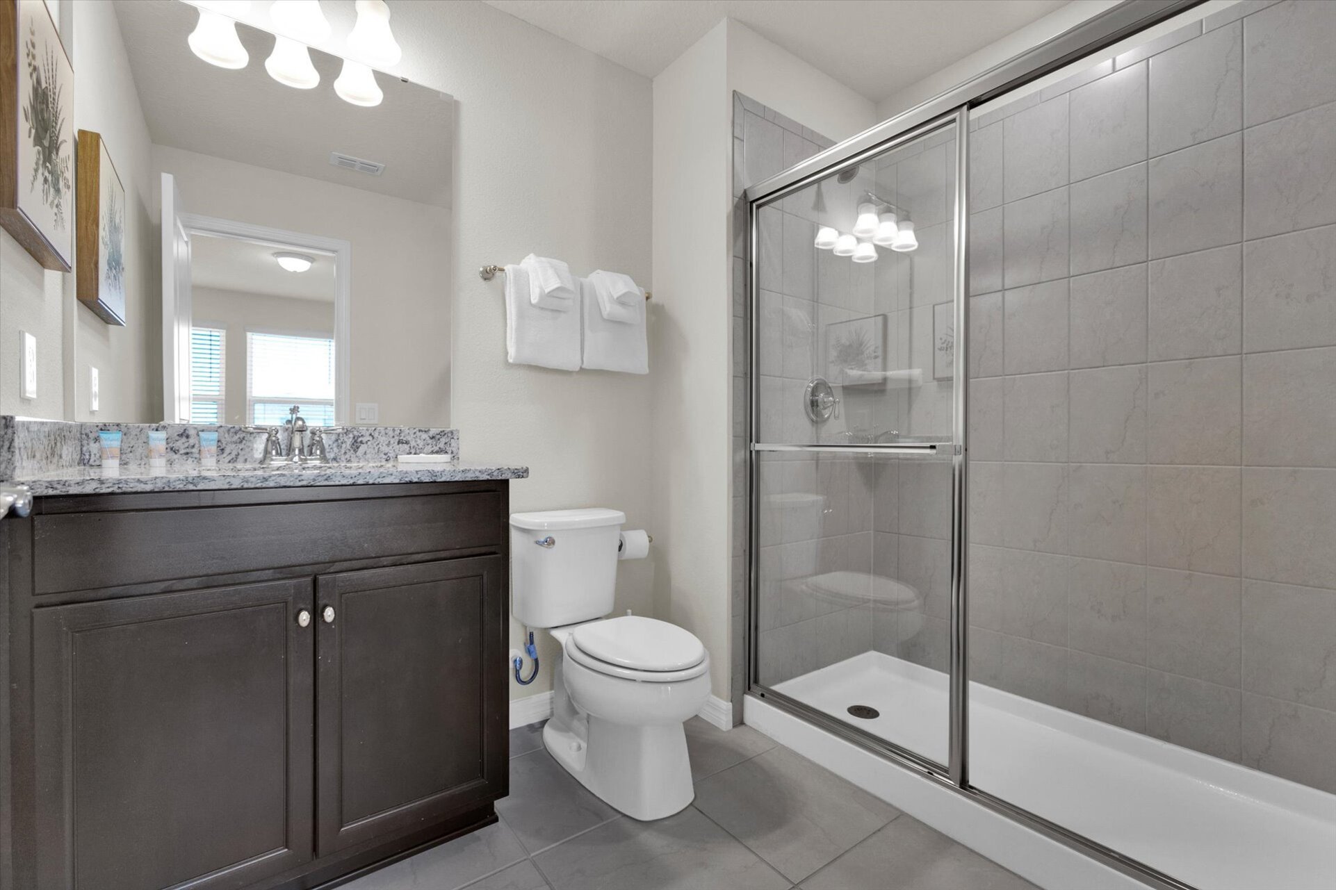 Queen Suite Bathroom 4 Upstairs
Shower