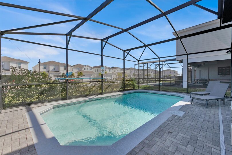 Pool Deck
Pool Faces East
No Spa