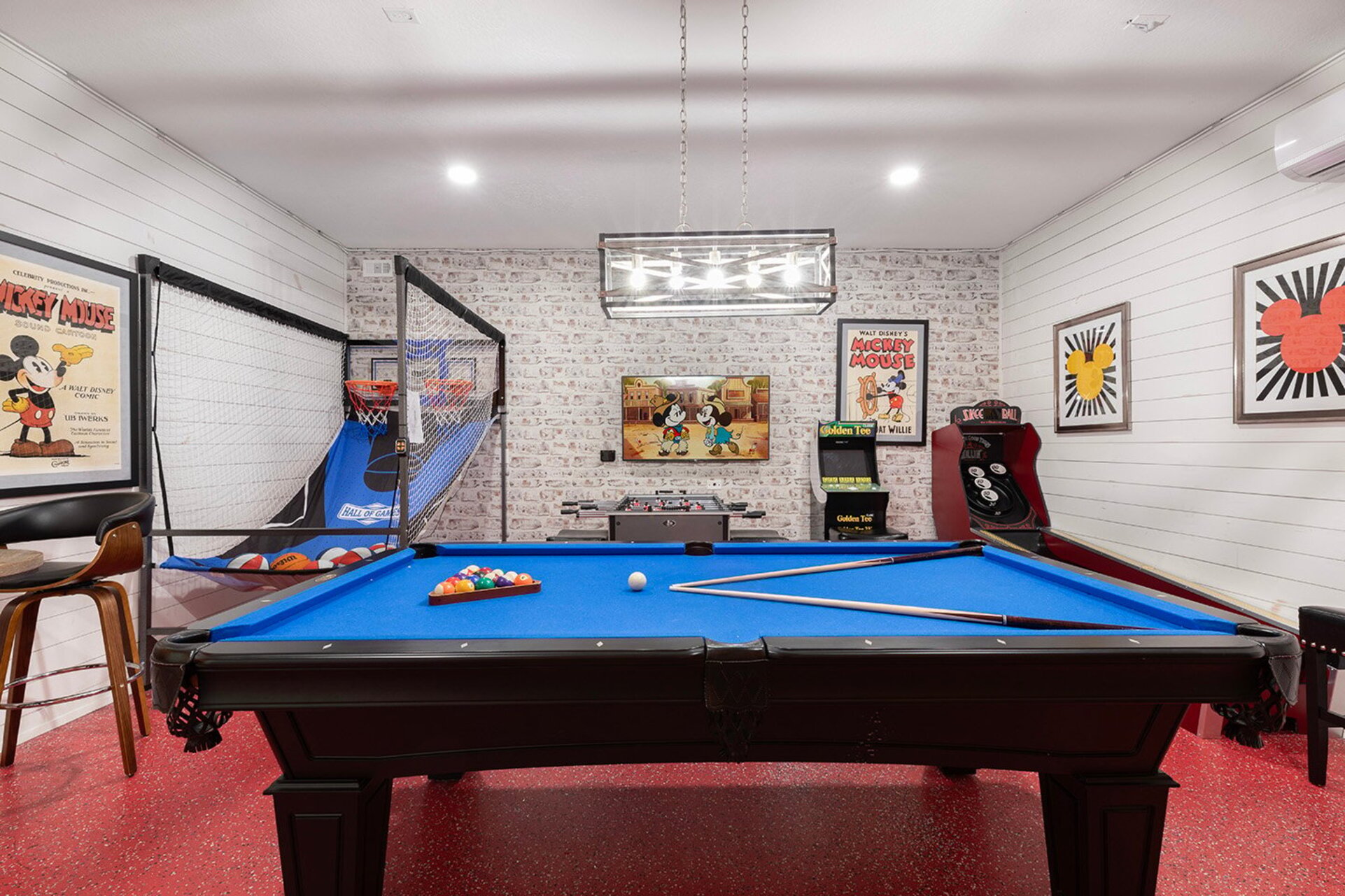 [amenities:game-room:1] Game Room