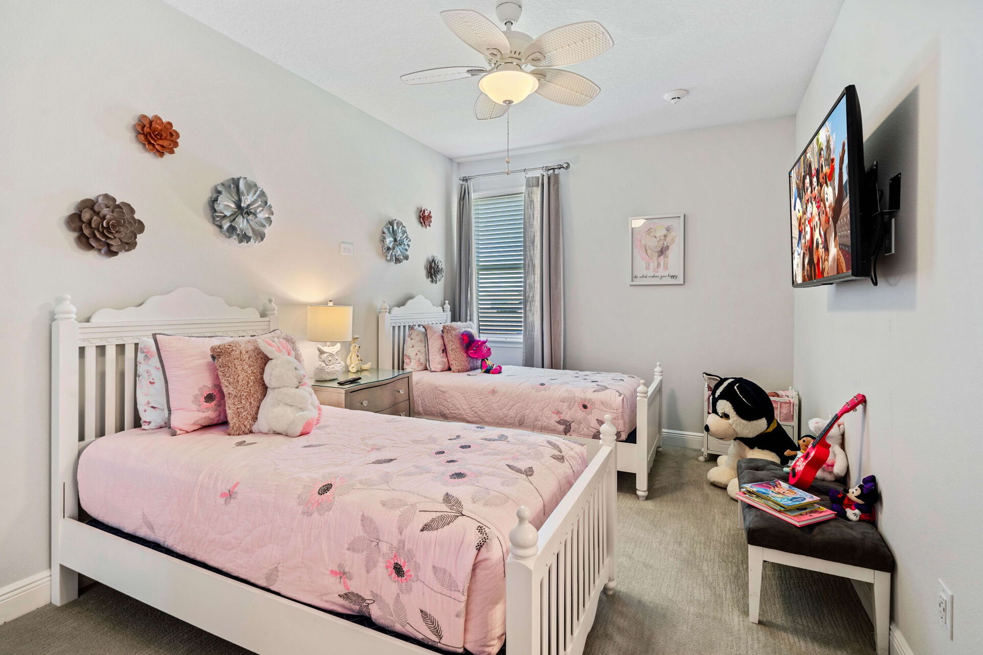 Hayallerinizdeki saklı cennette rahatlayın ve yenilenin: Orlando Villa 1000