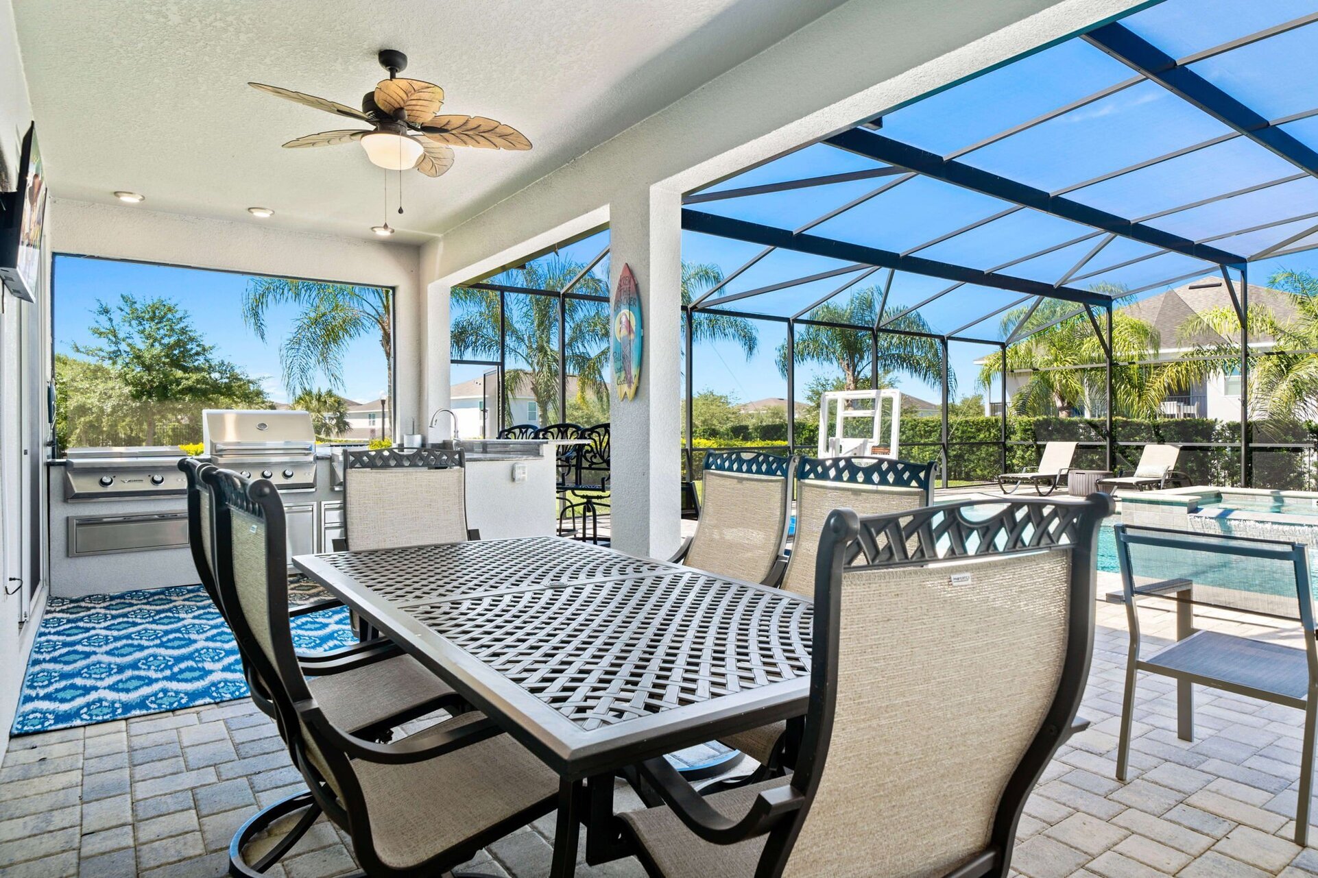 Hayallerinizdeki saklı cennette rahatlayın ve yenilenin: Orlando Villa 1000