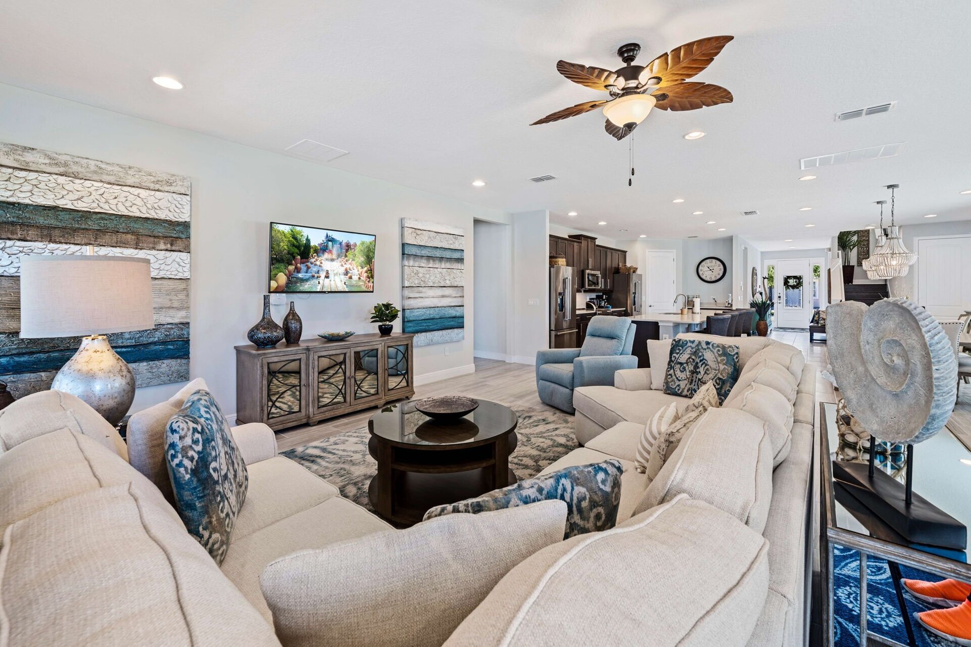 Hayallerinizdeki saklı cennette rahatlayın ve yenilenin: Orlando Villa 1000