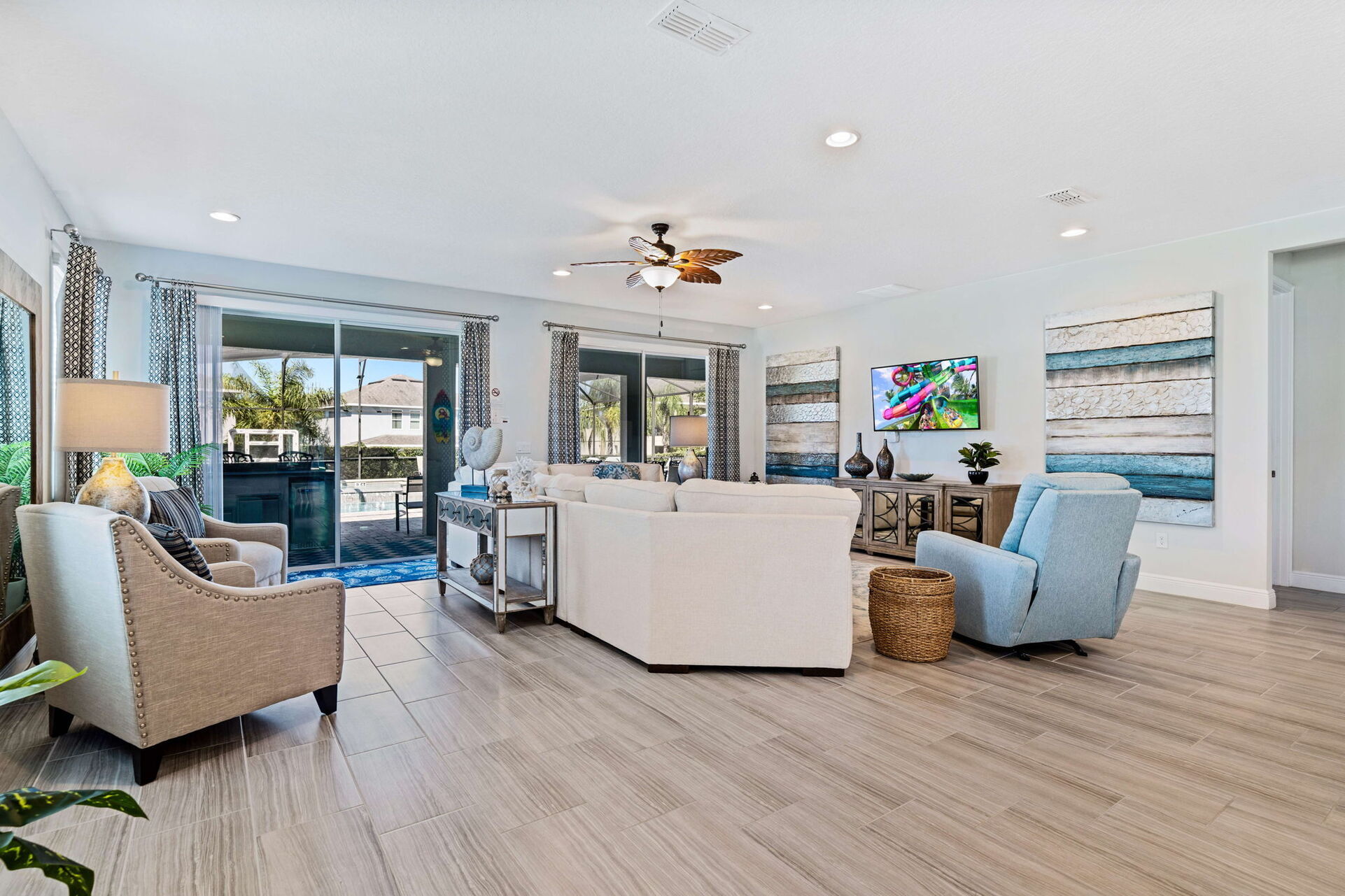 Hayallerinizdeki saklı cennette rahatlayın ve yenilenin: Orlando Villa 1000