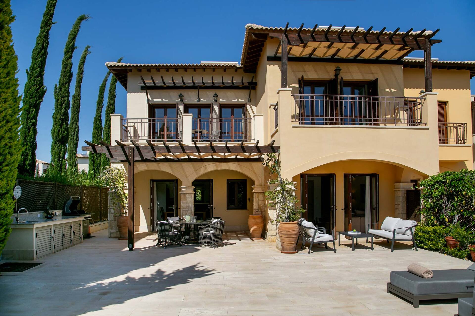Eşsiz Zarafet ve Huzur Sunan Lüks Villa Tatili