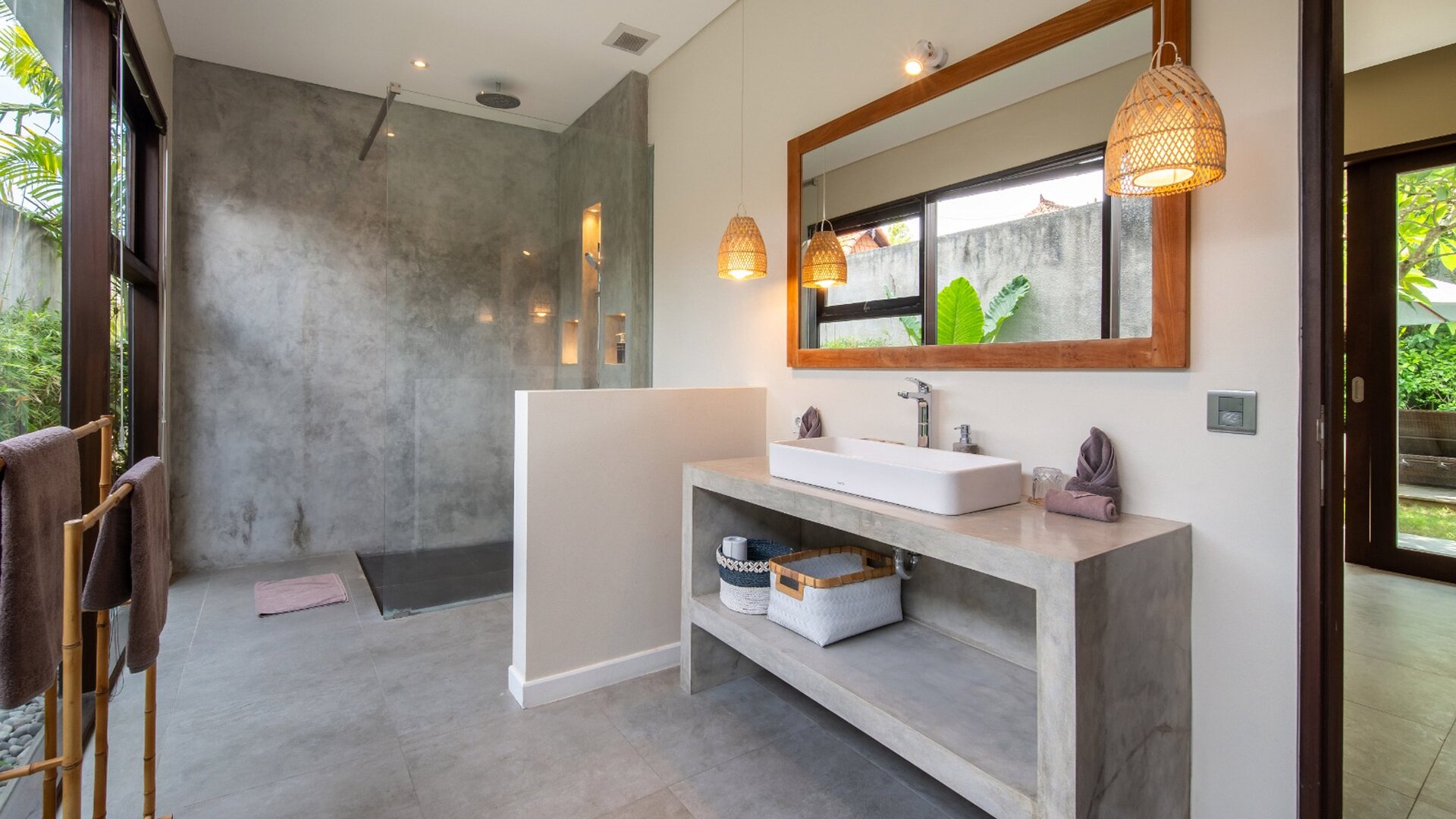 Bali, Seminyak'ta Lüks 6 Yatak Odalı Villa Villa 2245