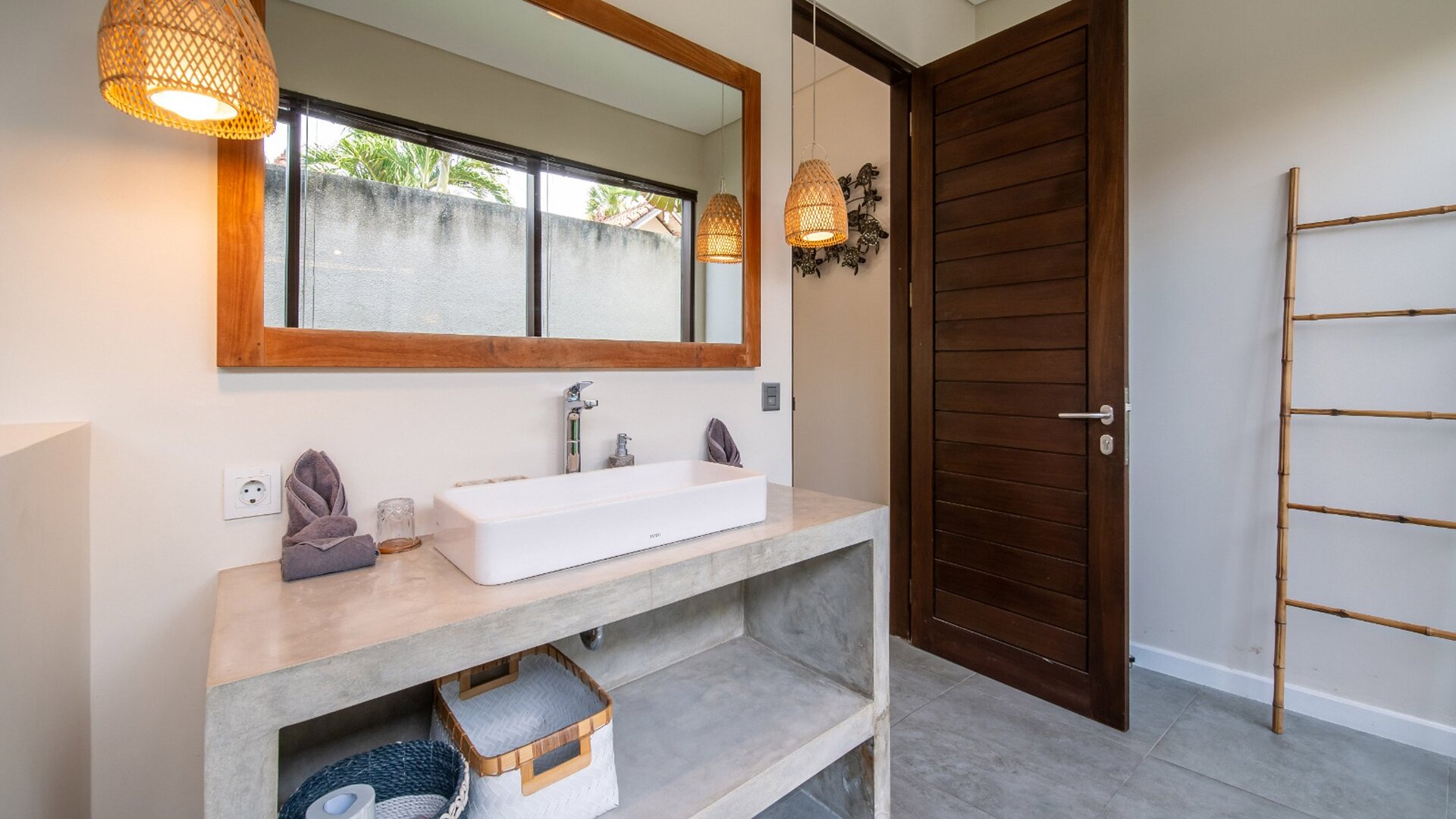 Bali, Seminyak'ta Lüks 6 Yatak Odalı Villa Villa 2245