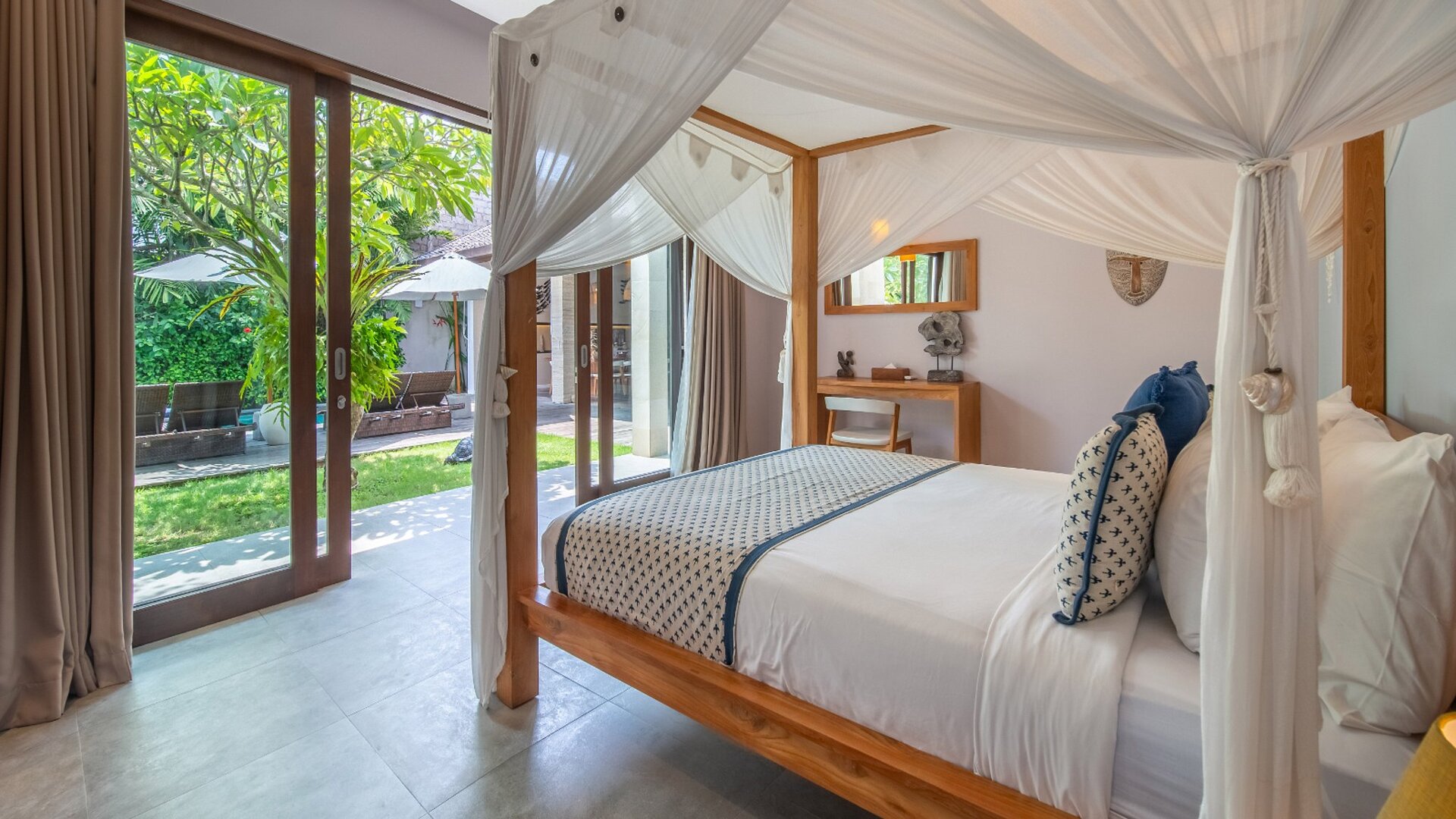 Bali, Seminyak'ta Lüks 6 Yatak Odalı Villa Villa 2245