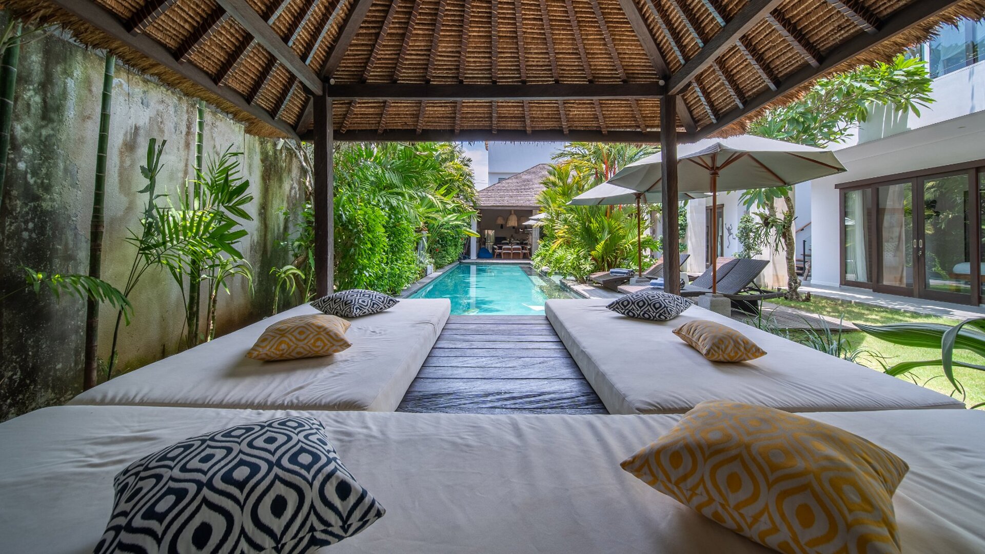 Bali, Seminyak'ta Lüks 6 Yatak Odalı Villa Villa 2245