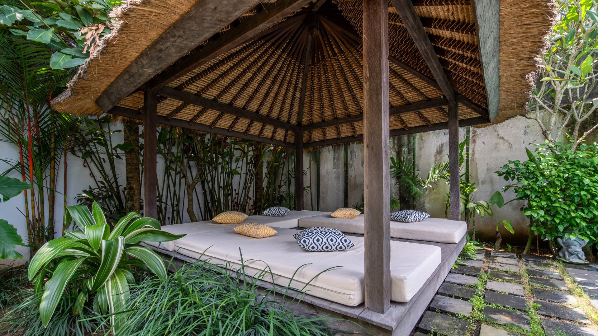 Bali, Seminyak'ta Lüks 6 Yatak Odalı Villa Villa 2245