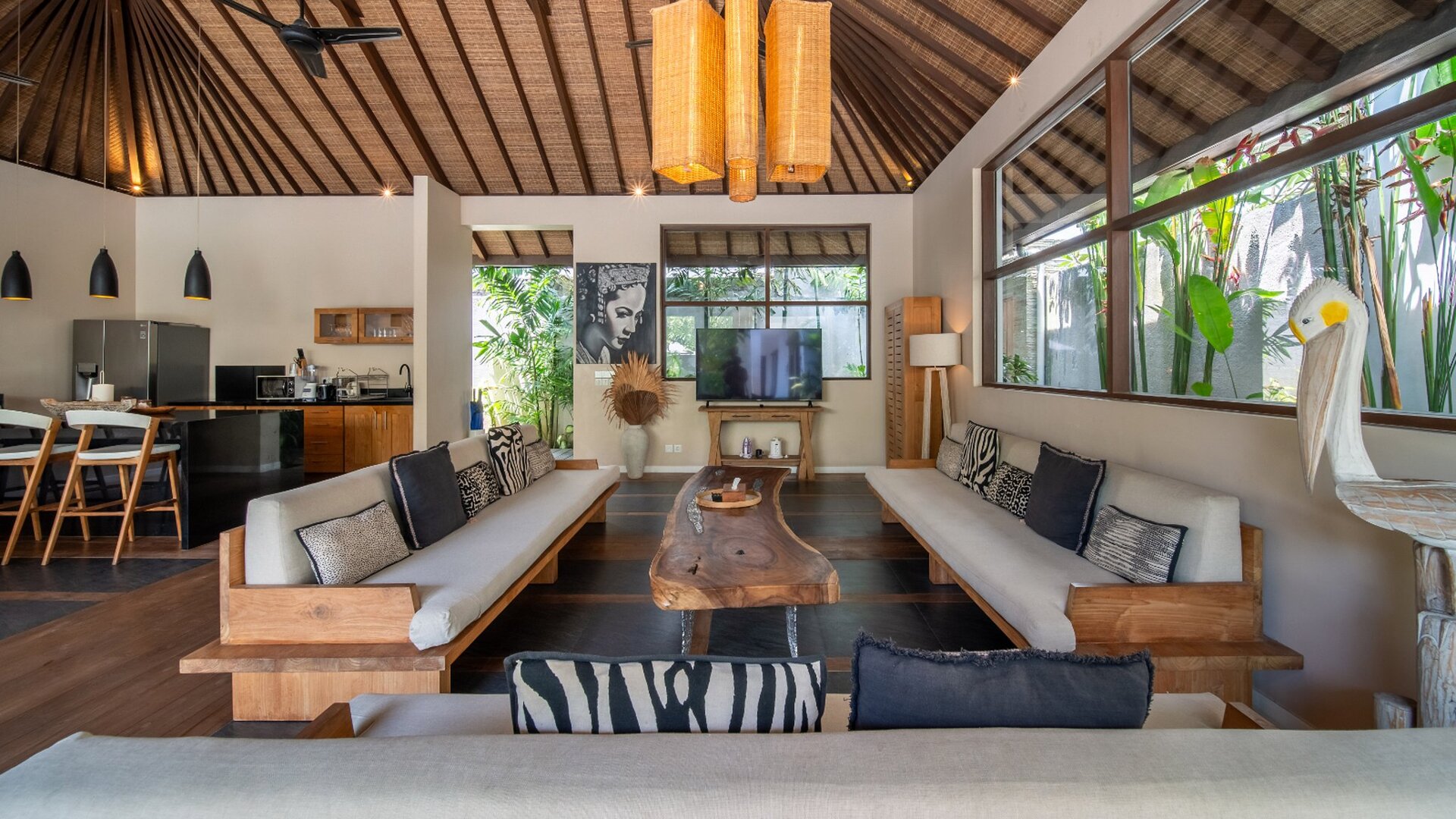 Bali, Seminyak'ta Lüks 6 Yatak Odalı Villa Villa 2245