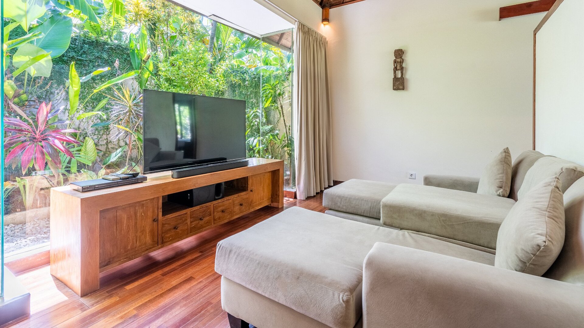 Seminyak'ta Kendi 5 Yıldızlı Özel Villanızı En İyi Fiyata Kiralayın, Bali Villa 2246