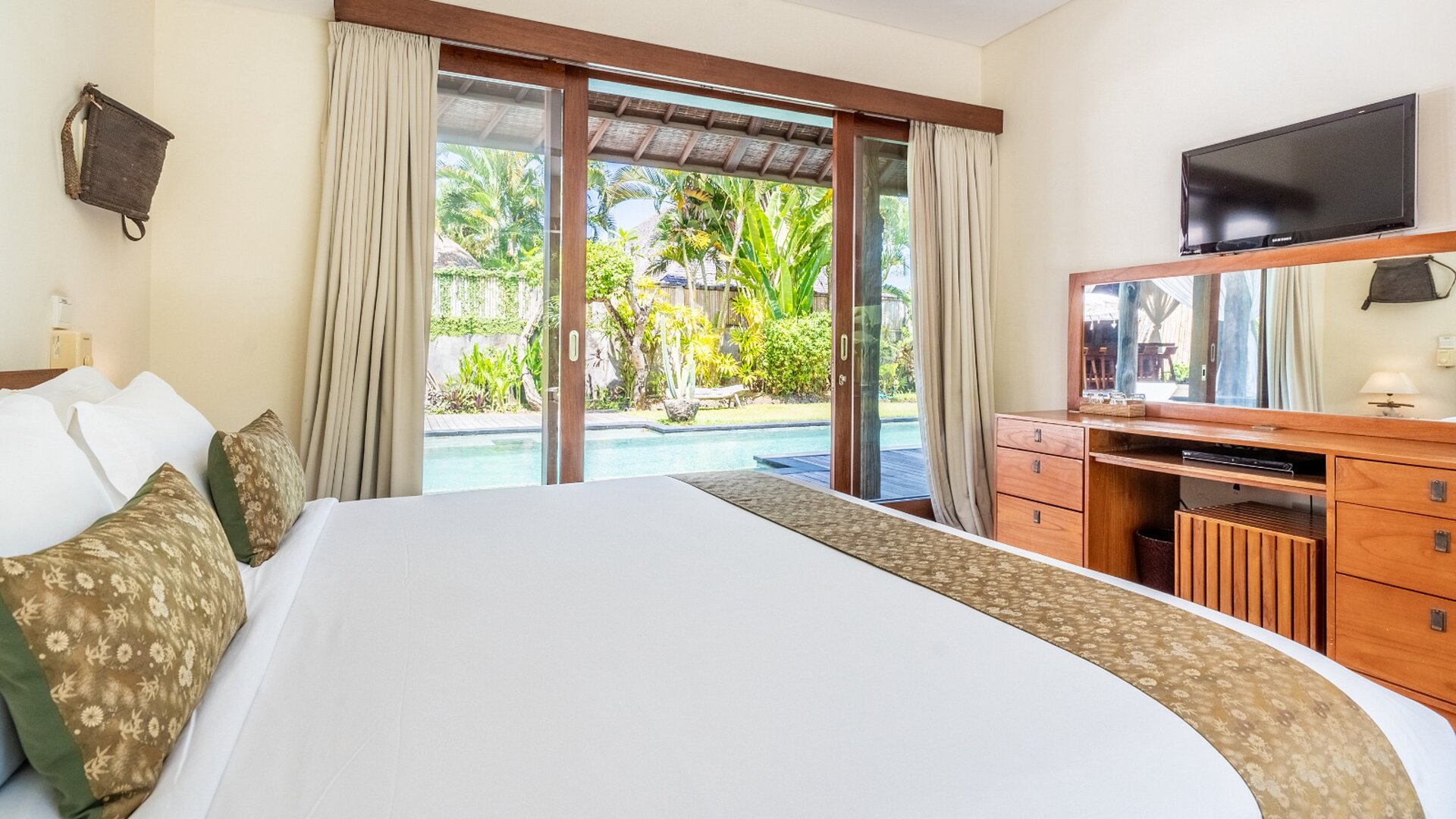 Seminyak'ta Kendi 5 Yıldızlı Özel Villanızı En İyi Fiyata Kiralayın, Bali Villa 2246