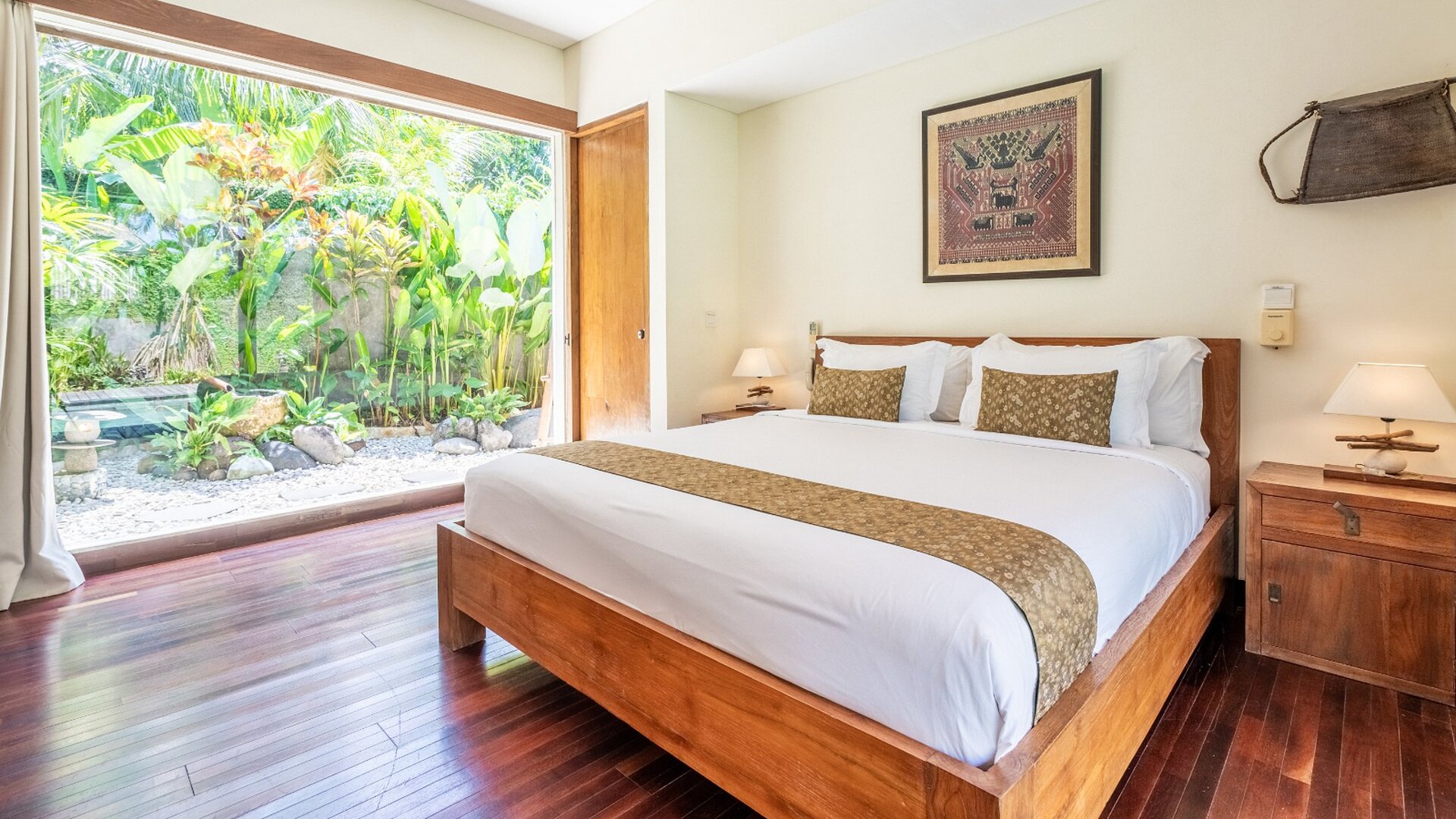 Seminyak'ta Kendi 5 Yıldızlı Özel Villanızı En İyi Fiyata Kiralayın, Bali Villa 2246