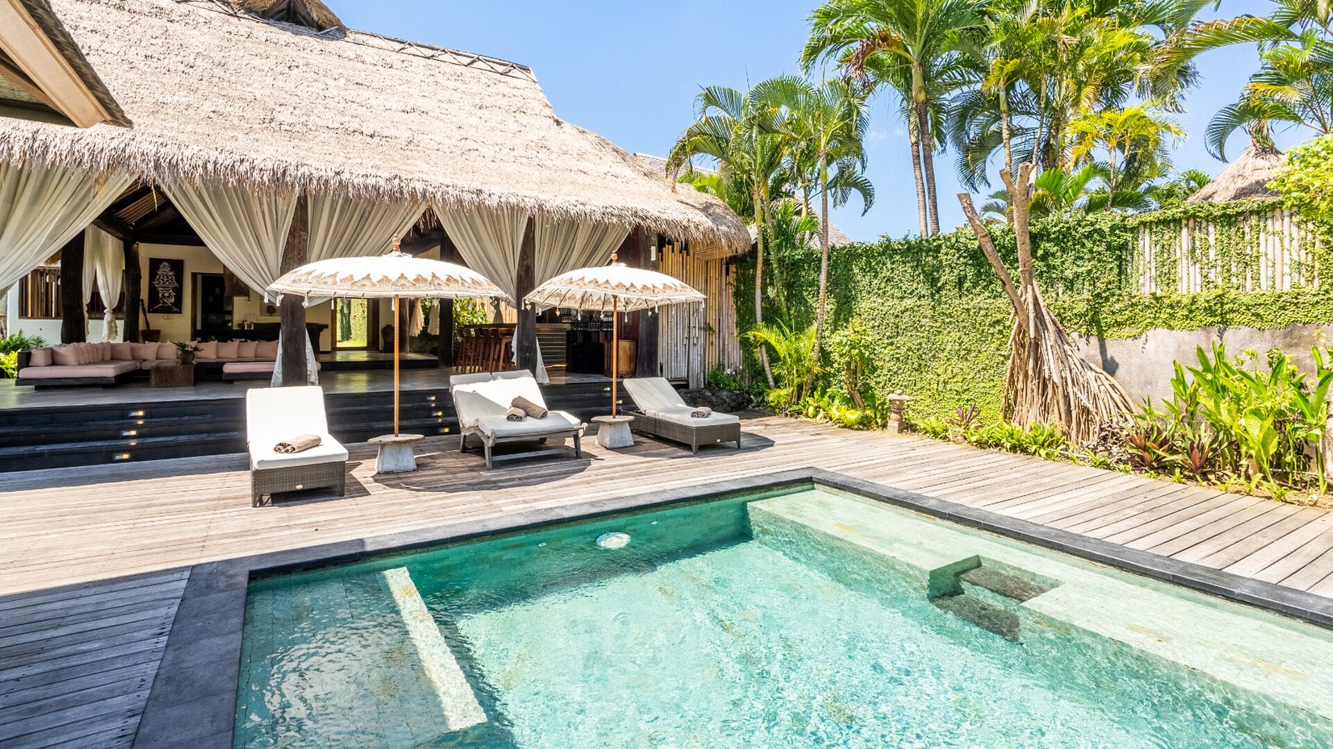 Seminyak'ta Kendi 5 Yıldızlı Özel Villanızı En İyi Fiyata Kiralayın, Bali Villa 2246