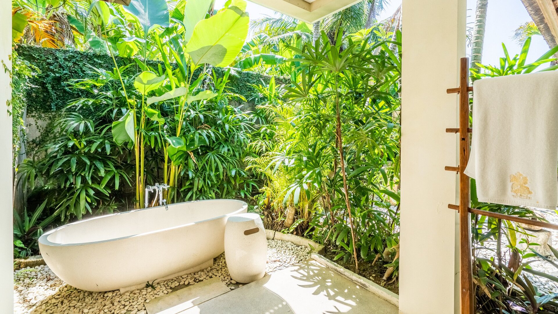Seminyak'ta Kendi 5 Yıldızlı Özel Villanızı En İyi Fiyata Kiralayın, Bali Villa 2246