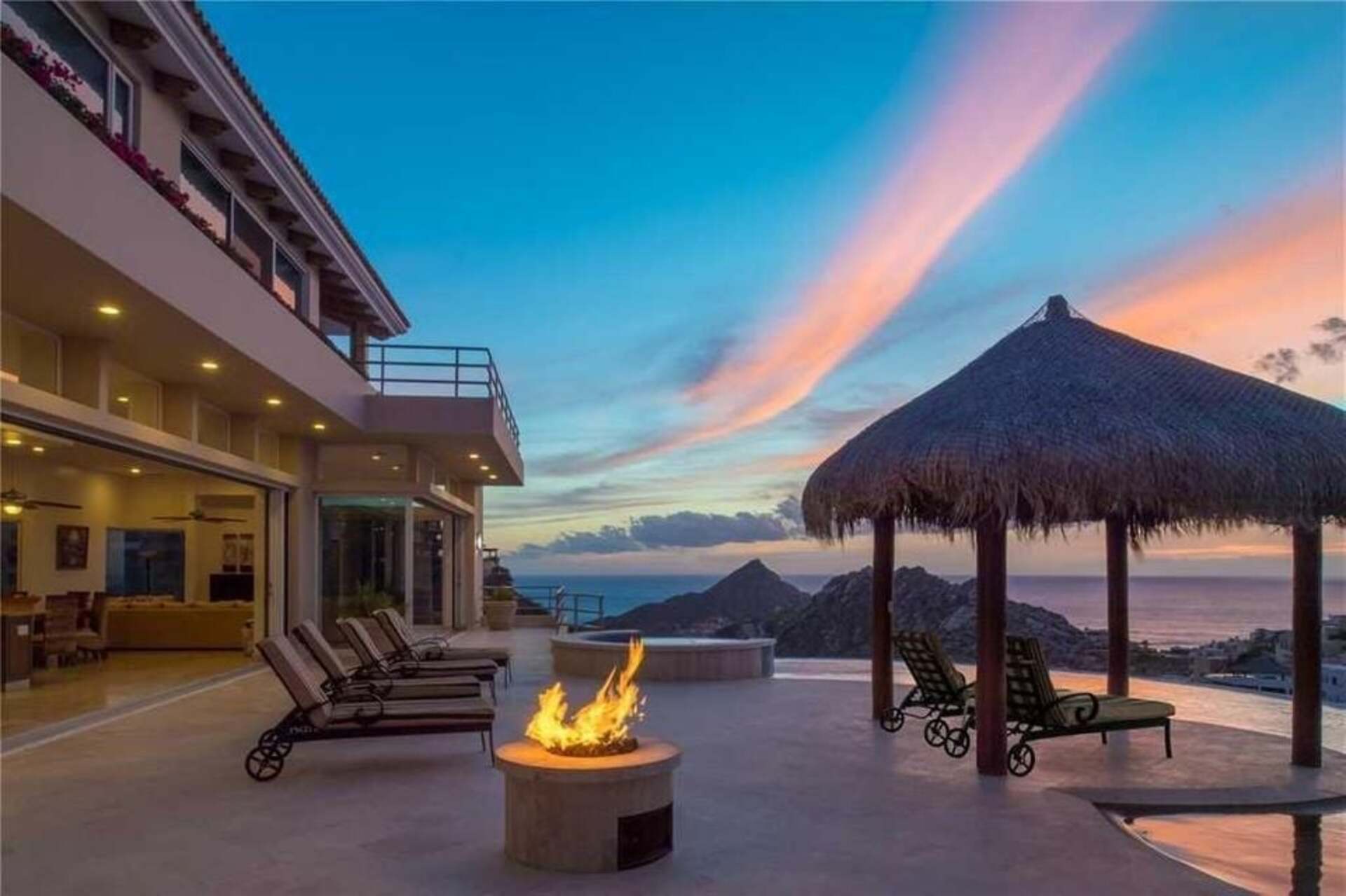 Cabo San Lucas'ta Eşsiz Lüks Villa Deneyimi: Villa 1053