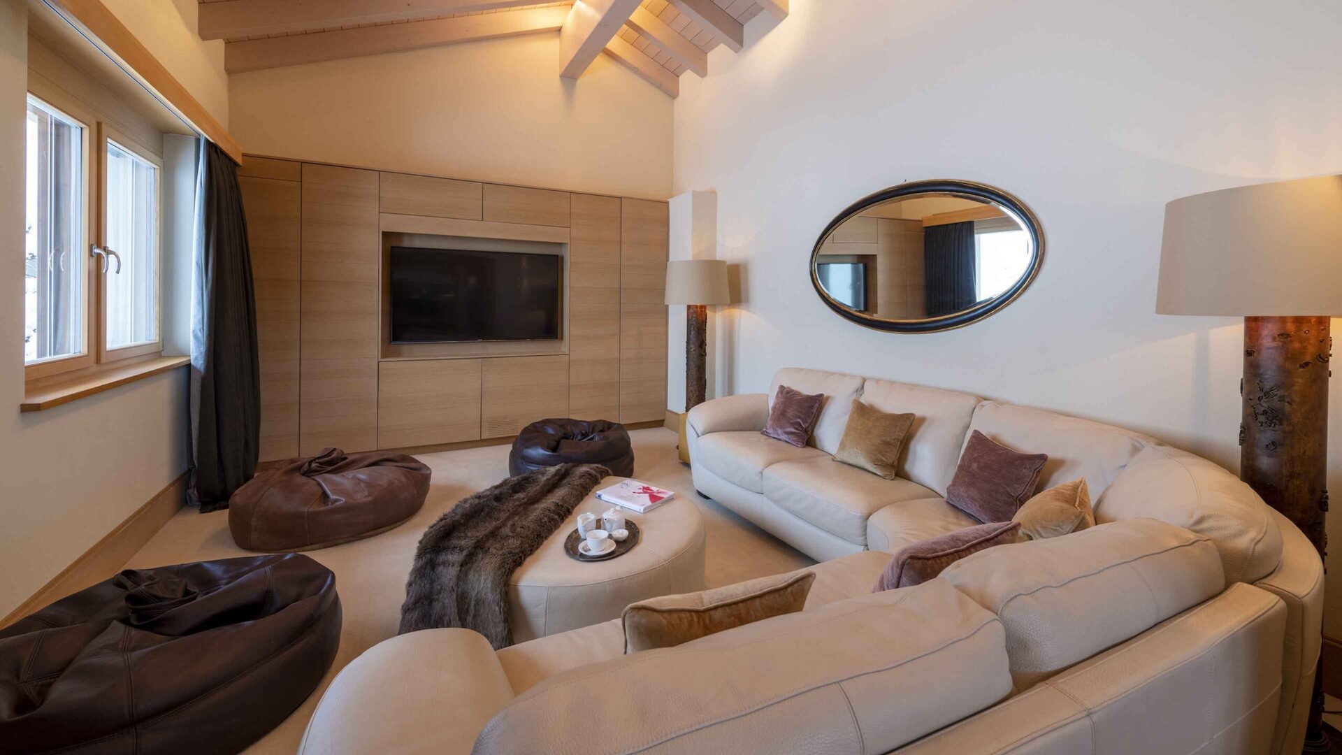 Zermatt Chalet 1000'de En Üstün Alp Lüks Macerasının Tadını Çıkarın