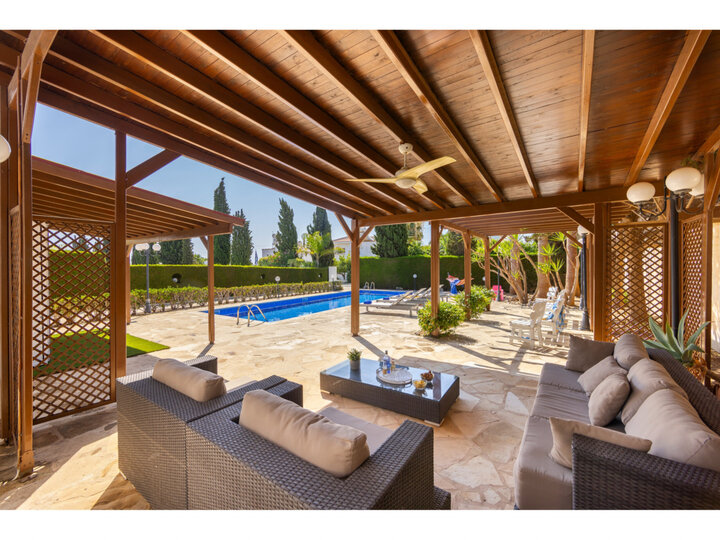 5 Yıldızlı Villa Tatilleri, Protaras Villa 1720'yi gururla sunar.