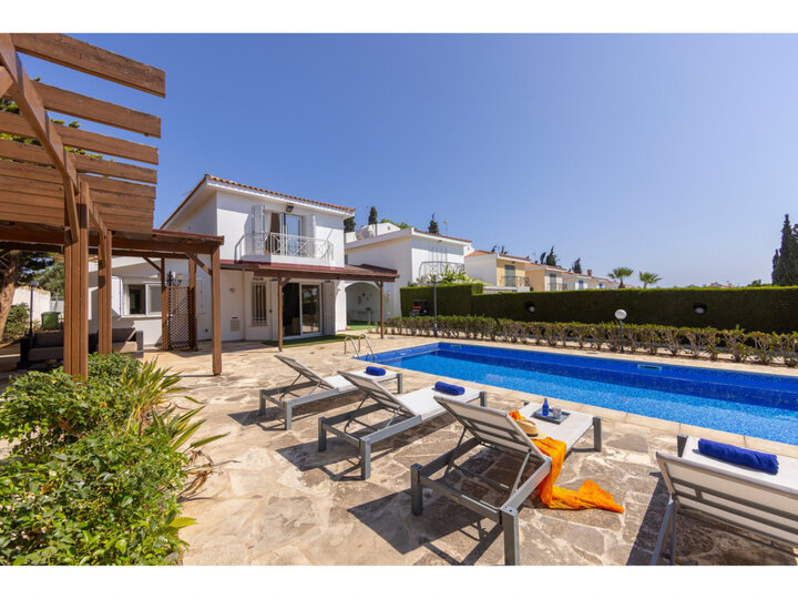 5 Yıldızlı Villa Tatilleri, Protaras Villa 1720'yi gururla sunar.
