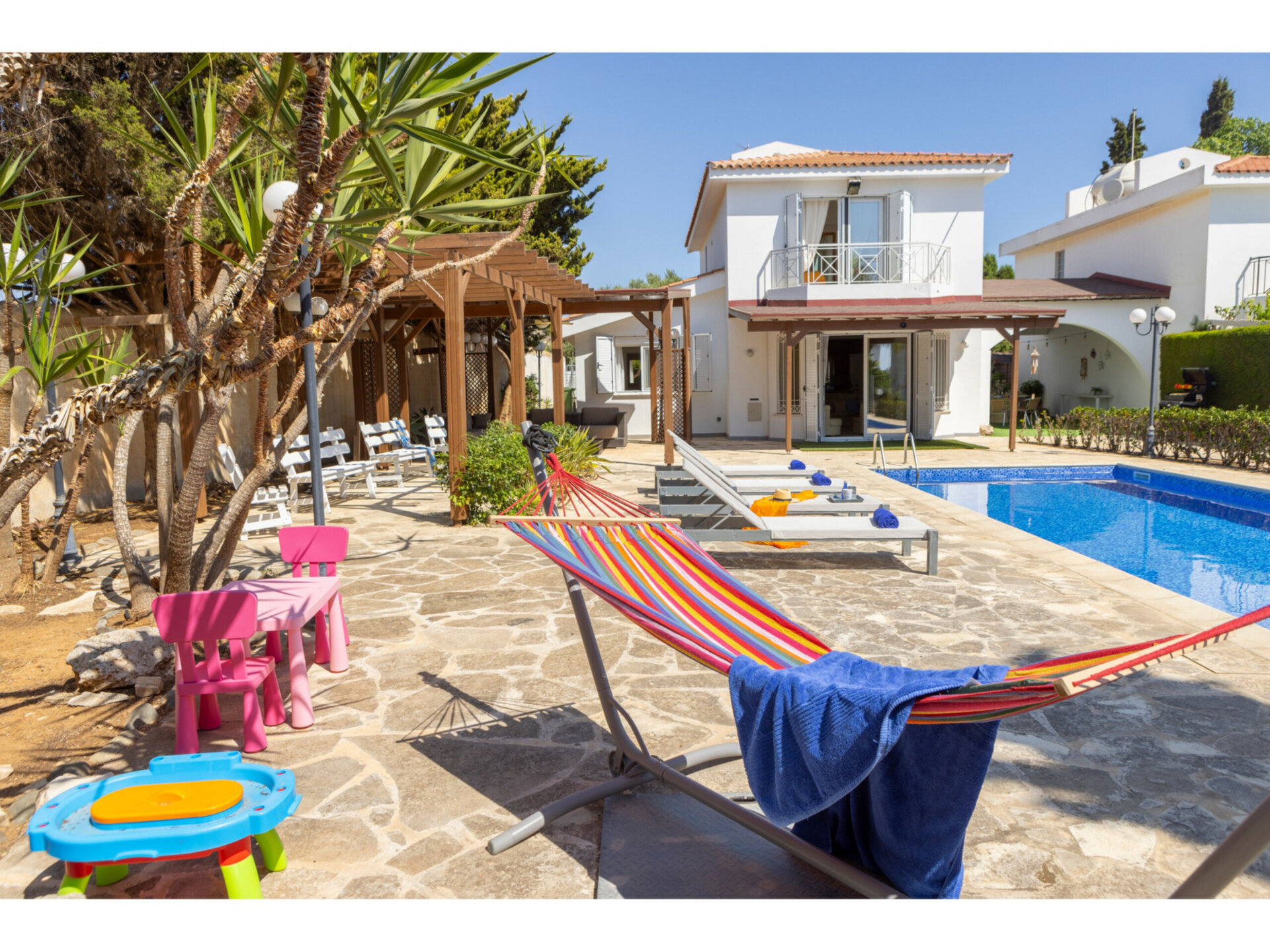5 Yıldızlı Villa Tatilleri, Protaras Villa 1720'yi gururla sunar.