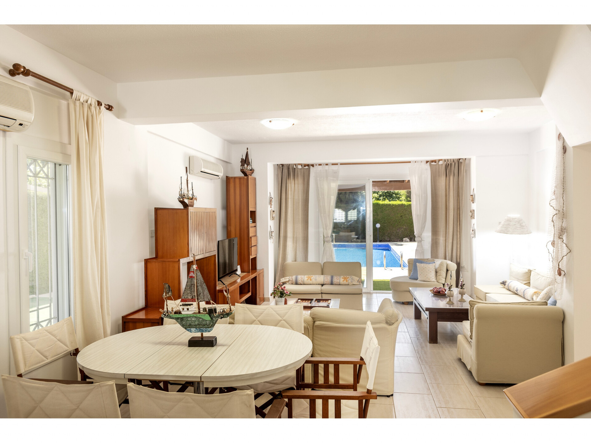 5 Yıldızlı Villa Tatilleri, Protaras Villa 1720'yi gururla sunar.