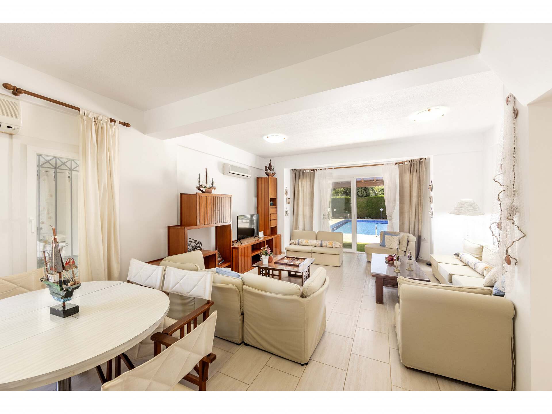 5 Yıldızlı Villa Tatilleri, Protaras Villa 1720'yi gururla sunar.
