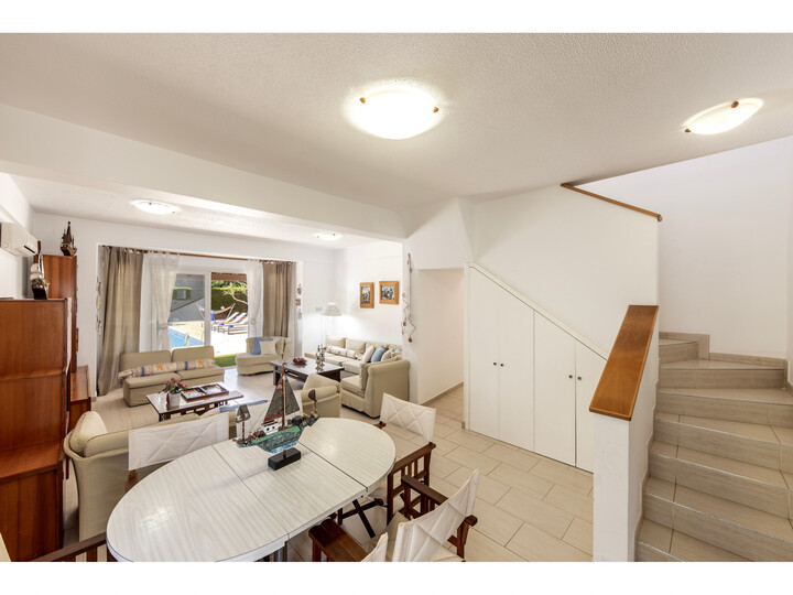 5 Yıldızlı Villa Tatilleri, Protaras Villa 1720'yi gururla sunar.