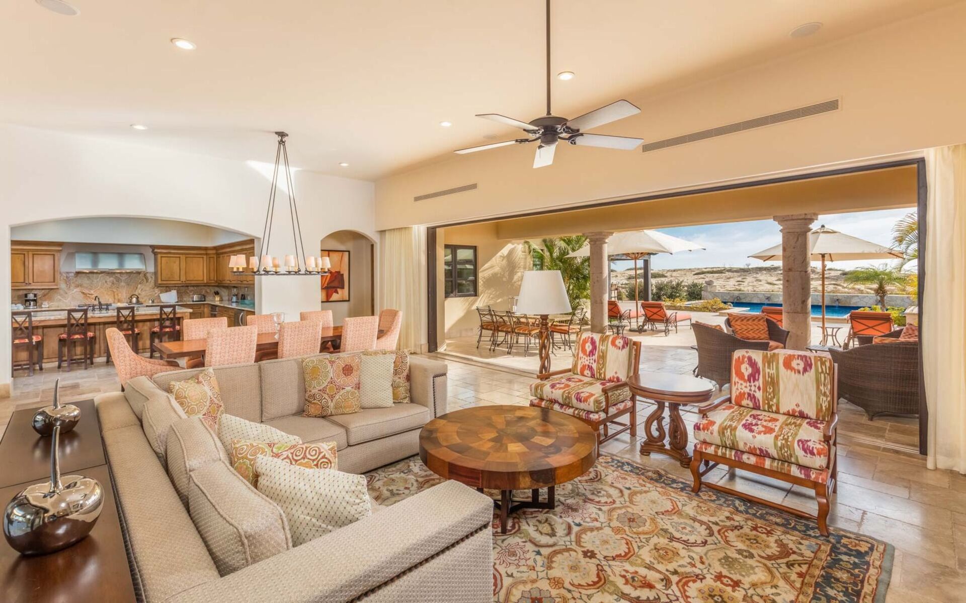 Cabo San Lucas'ın Diamante bölgesinin kalbinde lüks bir kaçamak: Villa 1051
