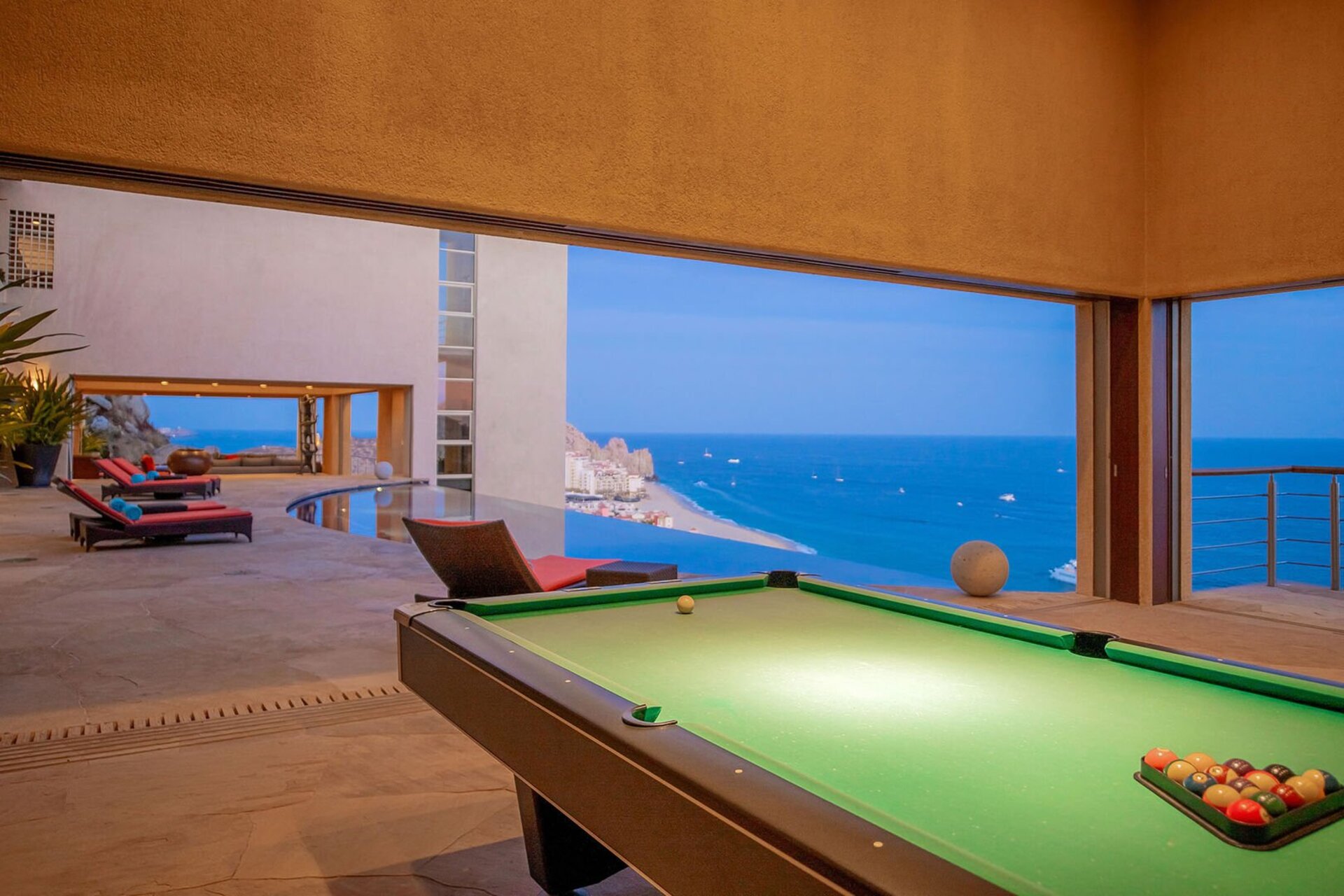 Cabo San Lucas Villa 1053'te Eşsiz Lüks ve Unutulmaz Manzaralar Sizi Bekliyor