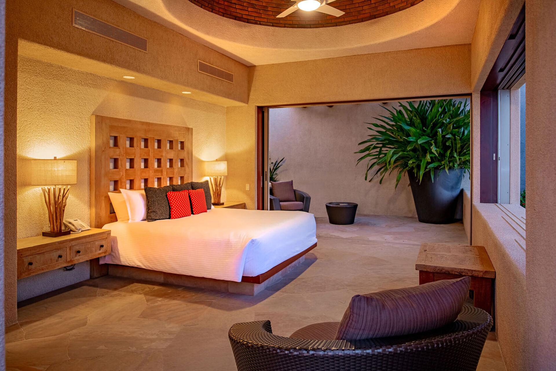 Cabo San Lucas Villa 1053'te Eşsiz Lüks ve Unutulmaz Manzaralar Sizi Bekliyor