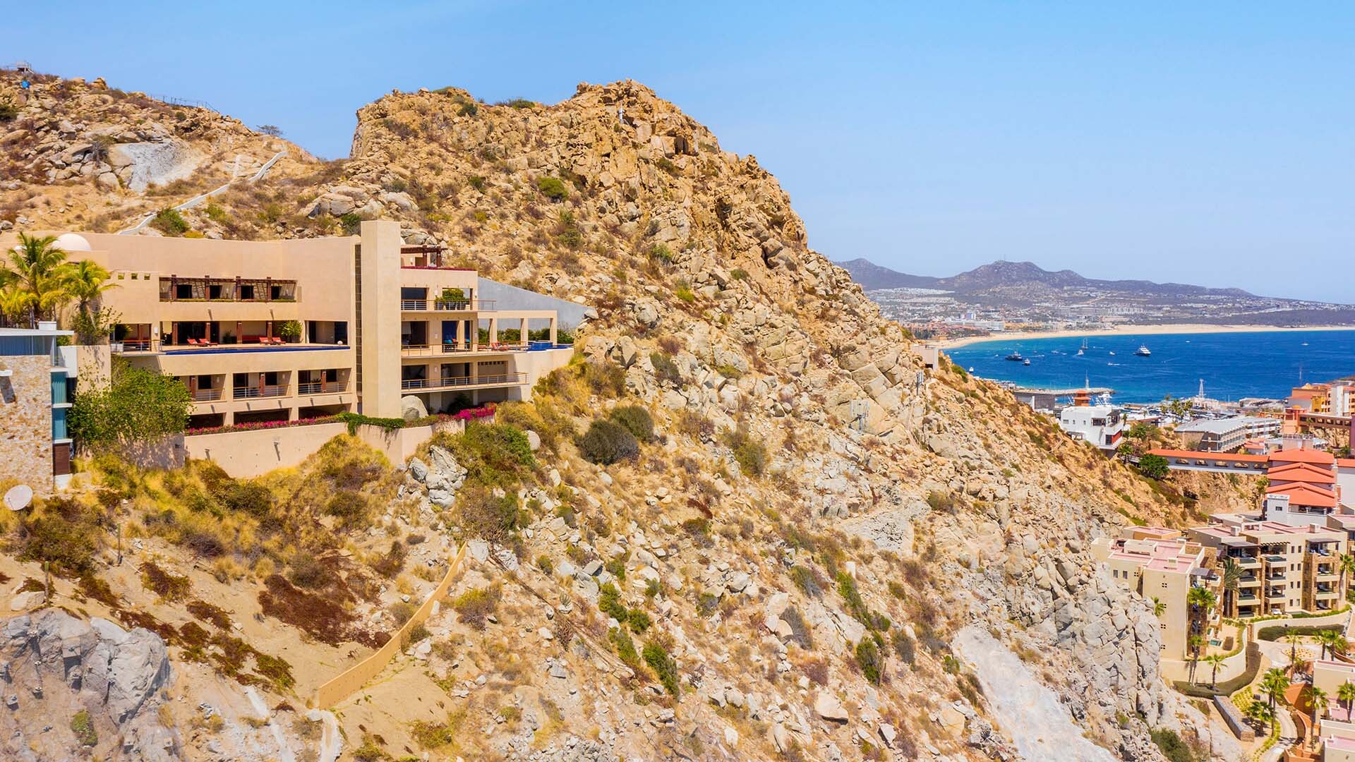 Cabo San Lucas Villa 1053'te Eşsiz Lüks ve Unutulmaz Manzaralar Sizi Bekliyor