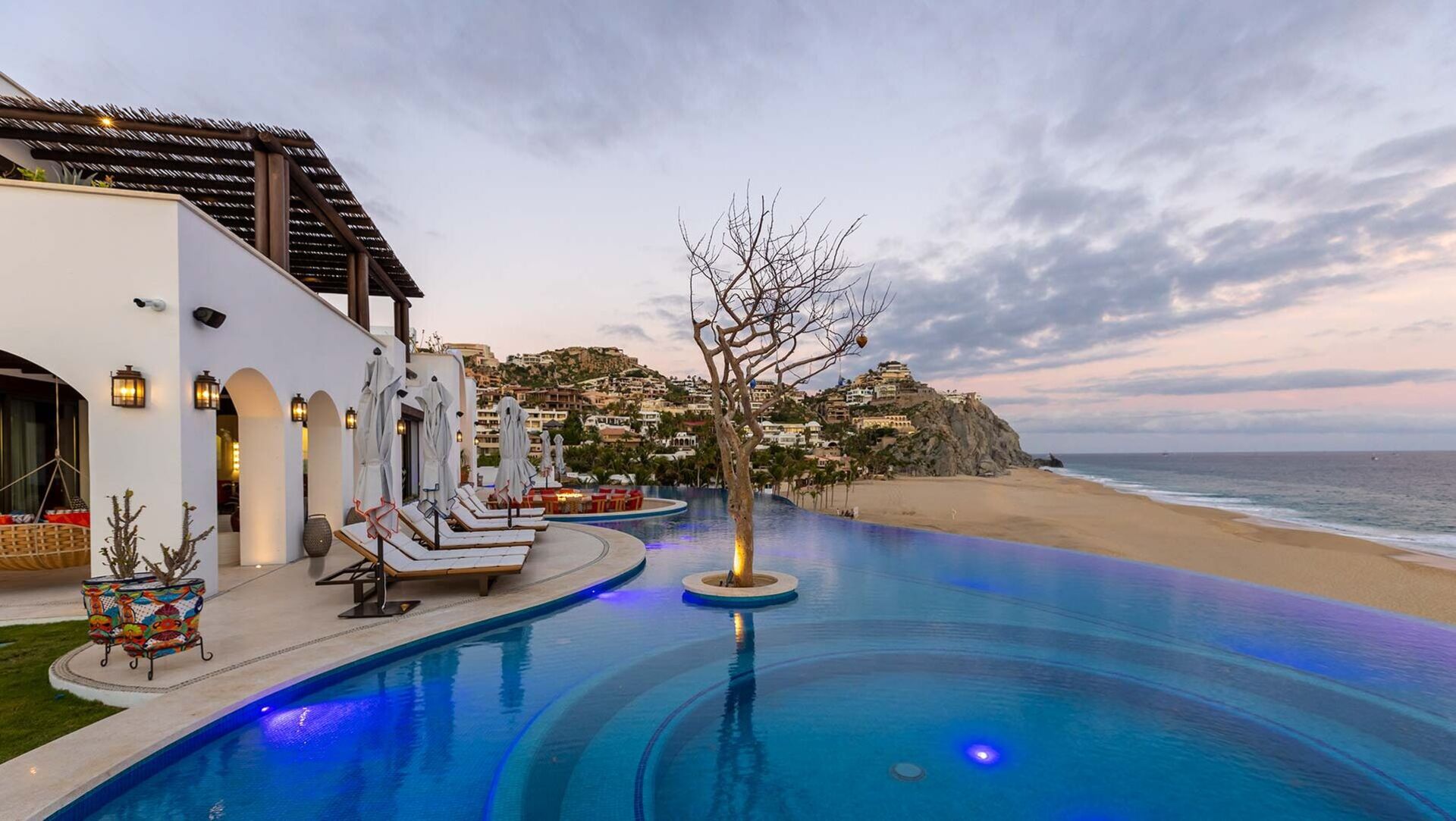 Cabo San Lucas Villa 1055'te Eşsiz Lüksü Deneyimleyin