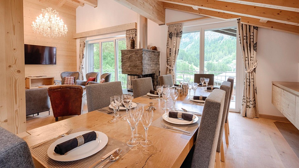 Valais Chalet 1397'de doğrudan kayak erişimiyle dağlardaki kaçışınızı serbest bırakın