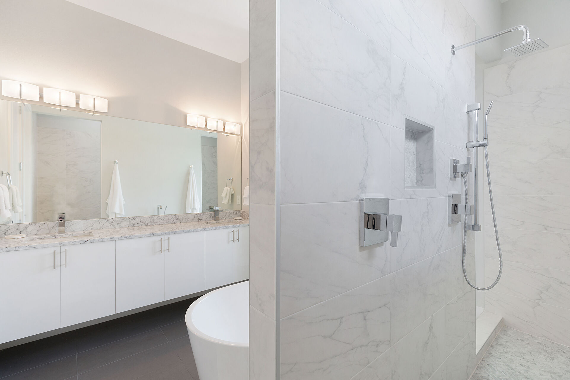 Huge walk in shower