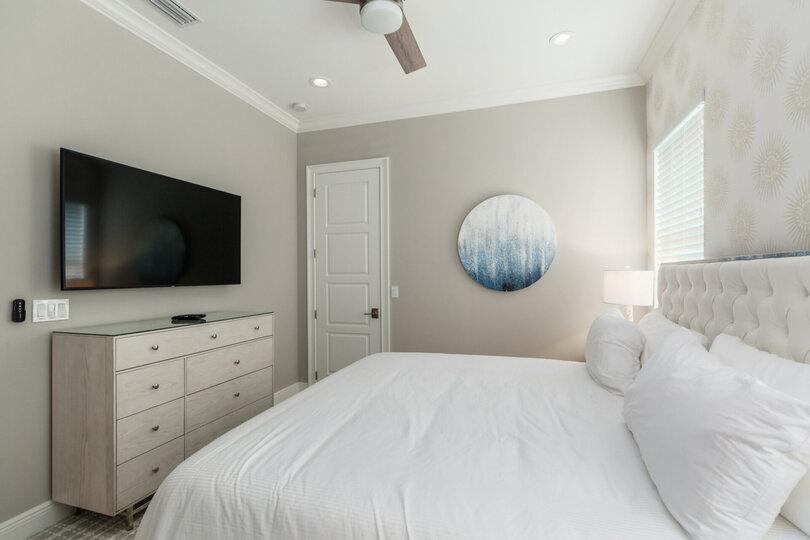 King-size bed and SMART TV