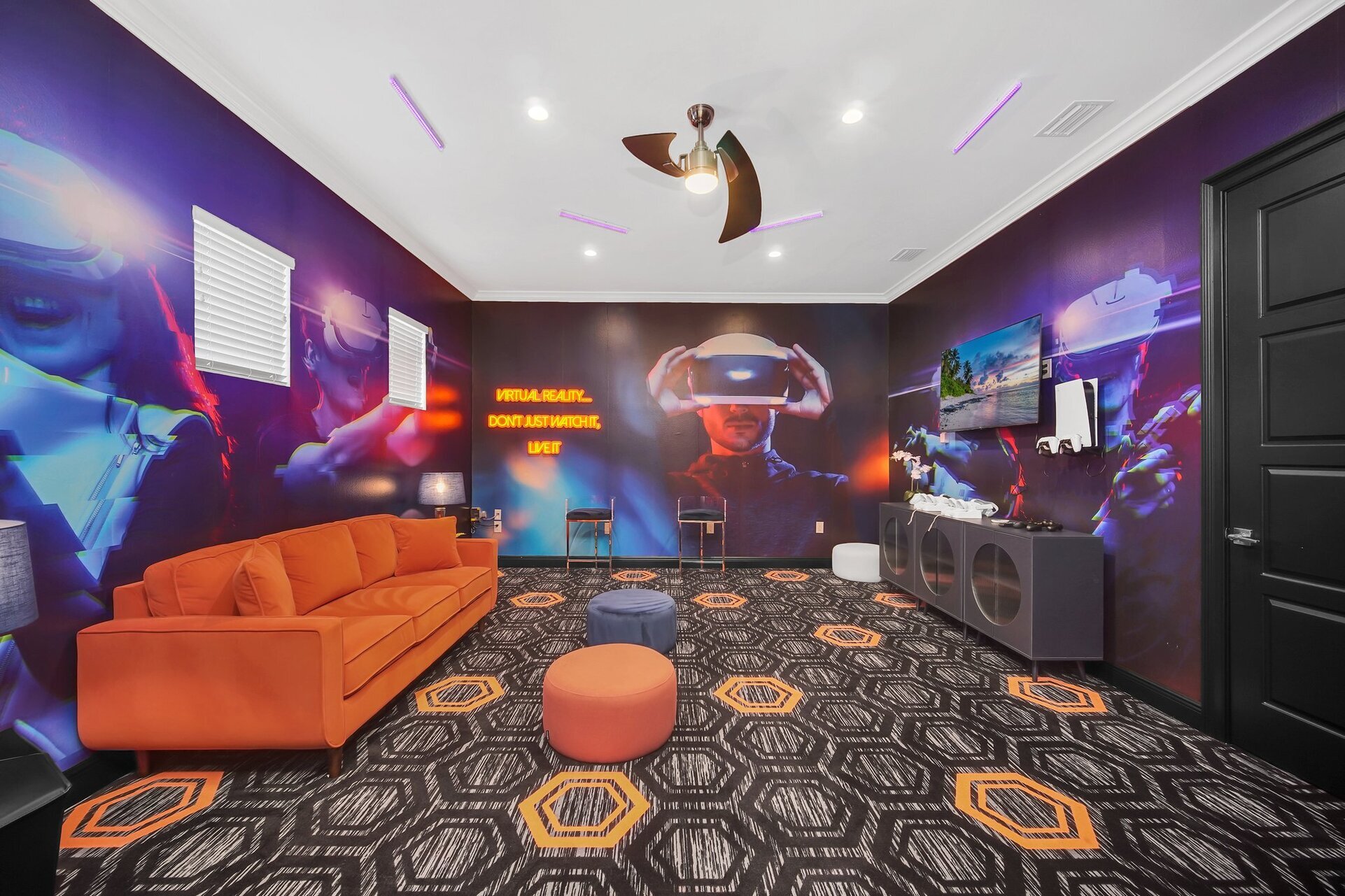 Orlando'da Modern Olanaklara Sahip Şirin Villa, 6578