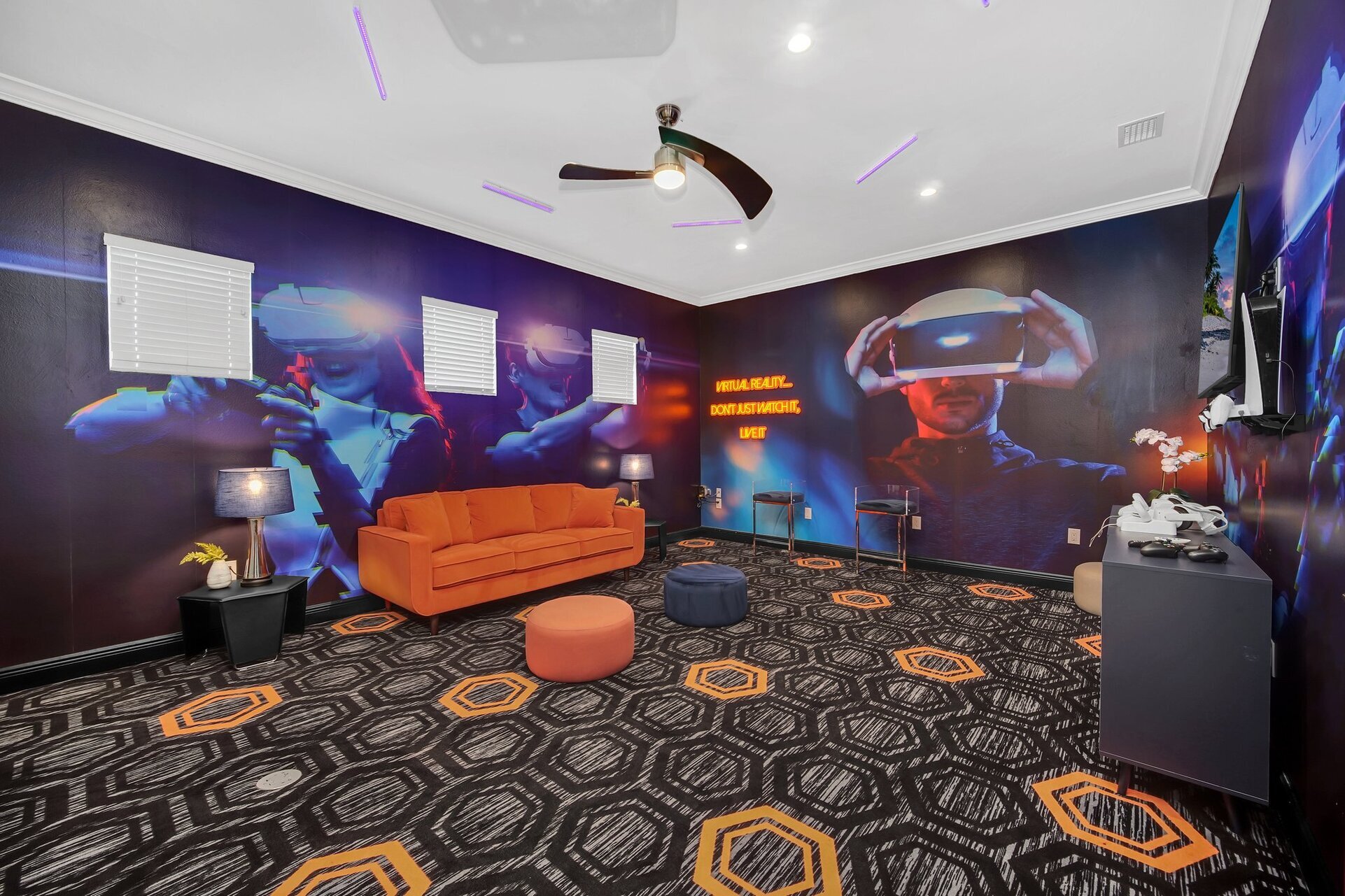 Orlando'da Modern Olanaklara Sahip Şirin Villa, 6578