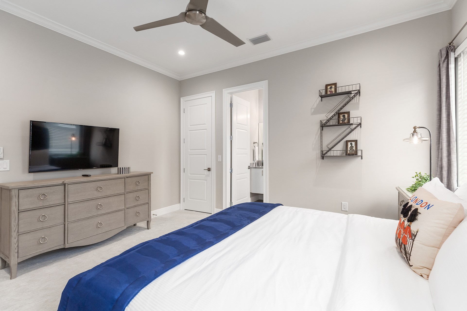 Orlando'da Modern Olanaklara Sahip Şirin Villa, 6578